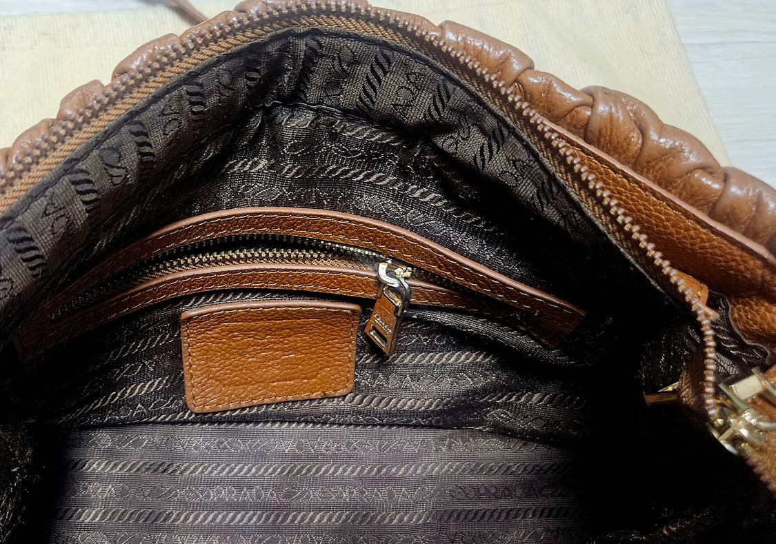 프라다 브라운 양가죽 토트&크로스백 정품 상품이미지4