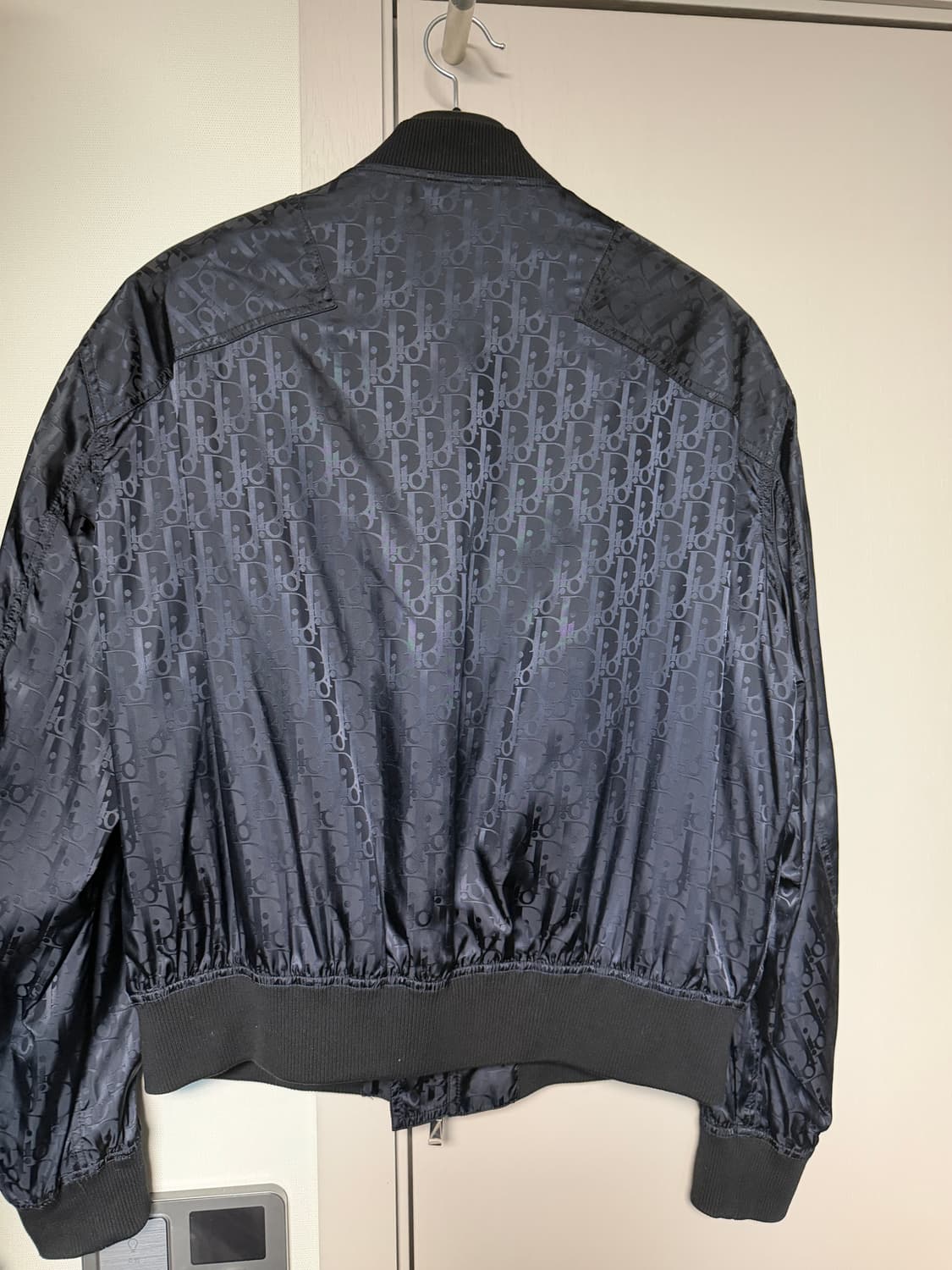 디올 오블리크 붐버 자켓 판매합니다 상품이미지3