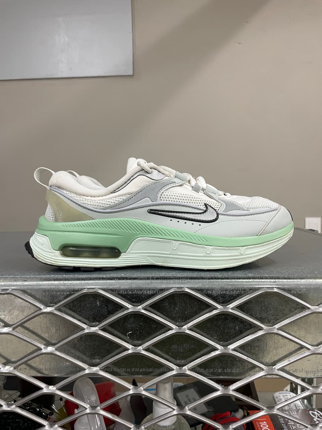 나이키 에어맥스 블리스 화이트 실버 255 상품이미지4