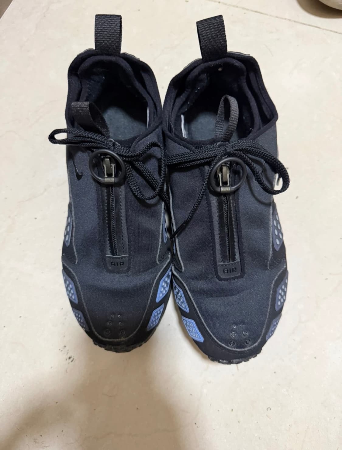 나이키 에어맥스 SNDR 블랙 앤 실버 상품이미지1