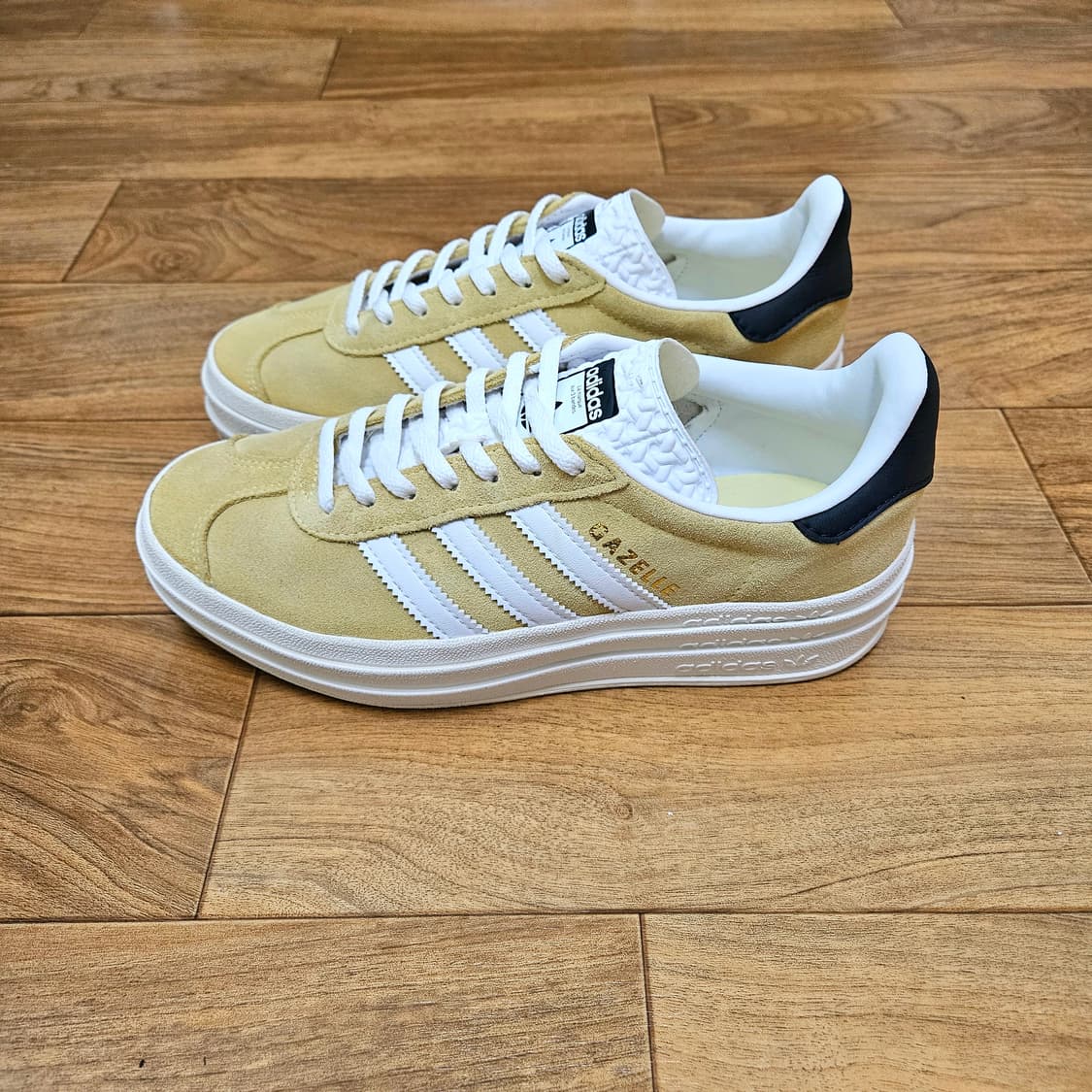 아디다스 가젤 볼드 230 상품이미지1