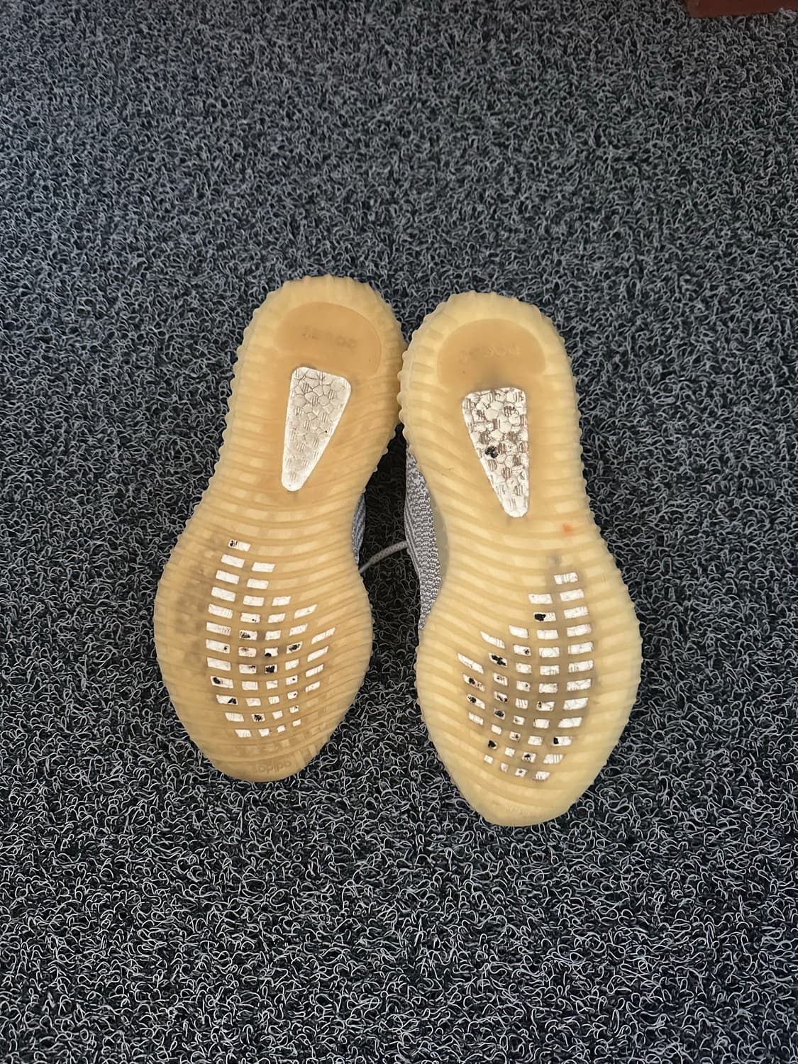 아디다스 이지 부스트 350 V2  상품이미지5