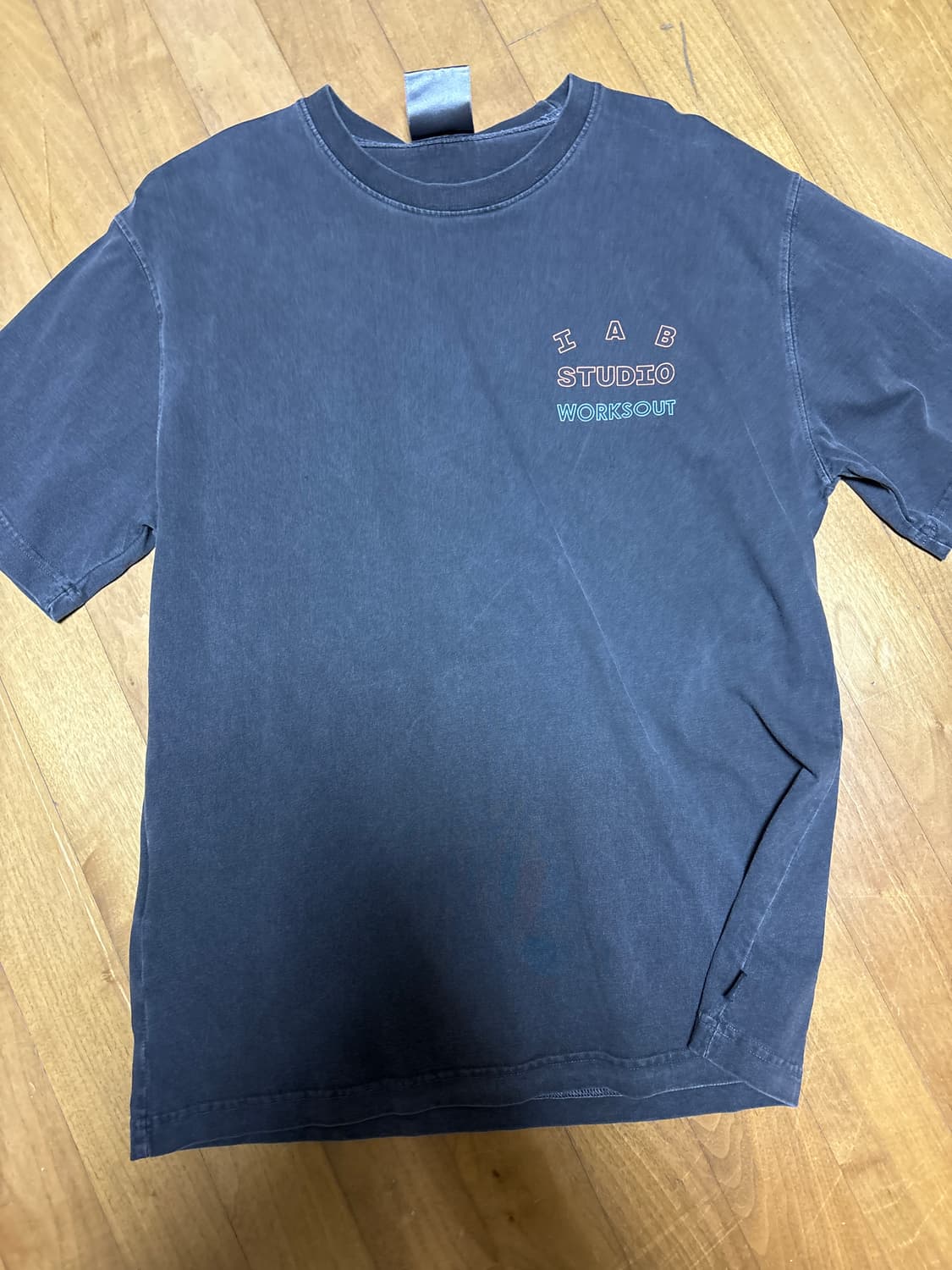 아이앱 스튜디오 피그먼트 티셔츠 차콜 포 웍스아웃 상품이미지3