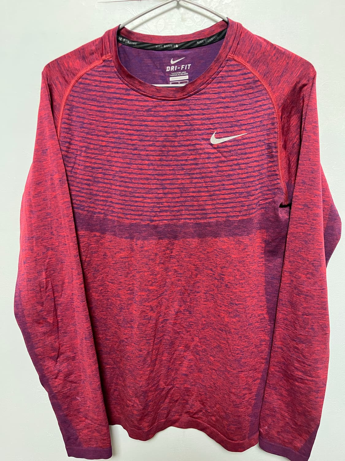 나이키 드라이핏 런닝 긴팔 M 버건디 상품이미지1