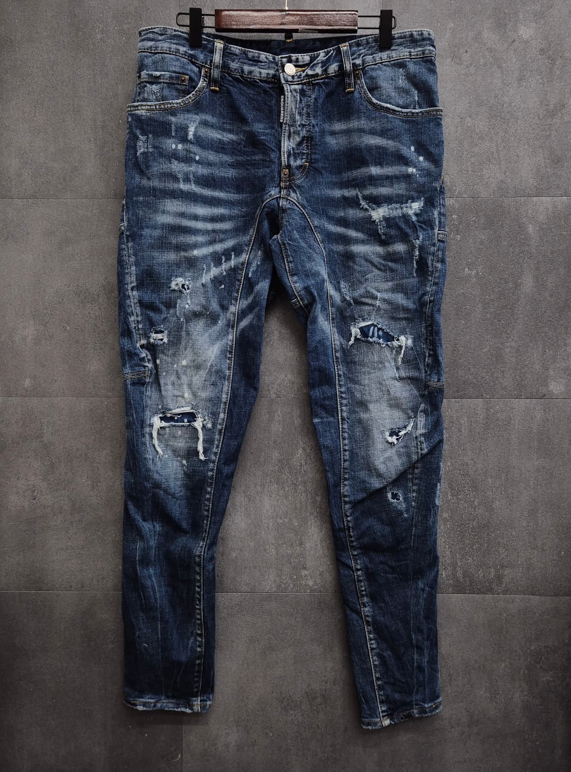 DSQUARED2 입체로고 레드 패치 스팟락싱 중청 50 상품이미지1