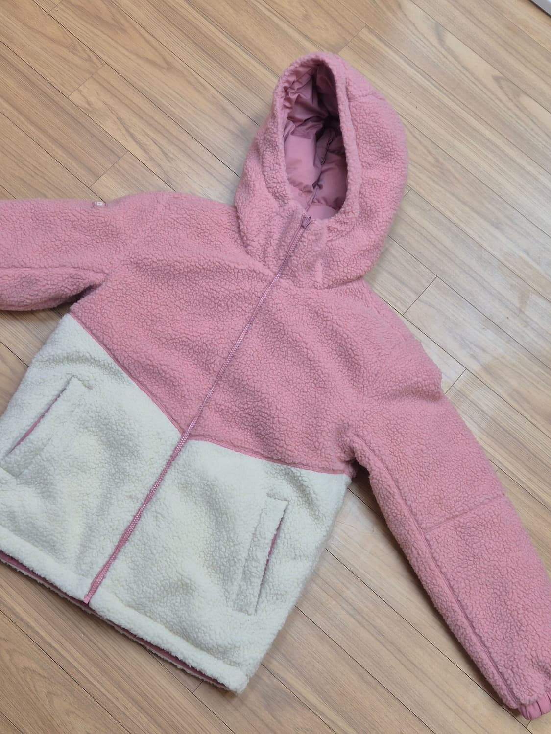 K2 핑크 패딩 90사이즈 판매합니다. 솜털, 깃털 충전재로 가벼우면서  상품이미지4