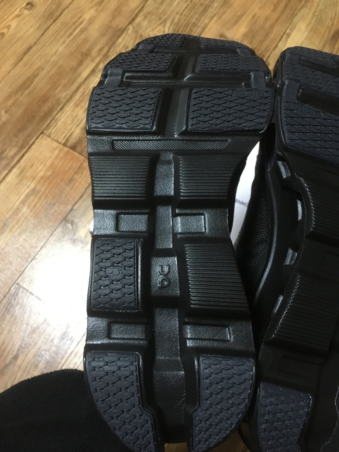 온러닝 파프 클라우드몬스터2 블랙 판매합니다  상품이미지7