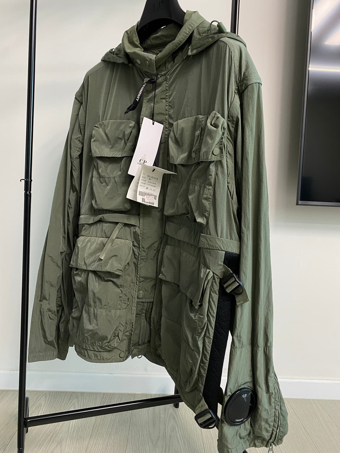 cp컴퍼니 24시즌  크롬r 유틸리티 자켓  상품이미지3