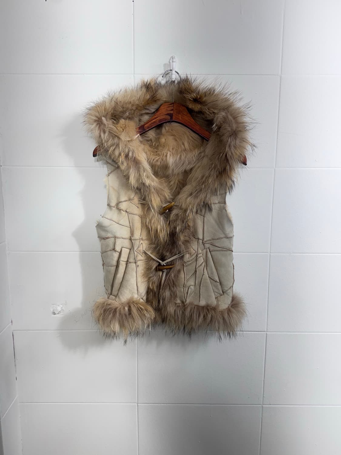 브라운 그런지 빈티지 후드 퍼 베스트 코디세트  상품이미지6