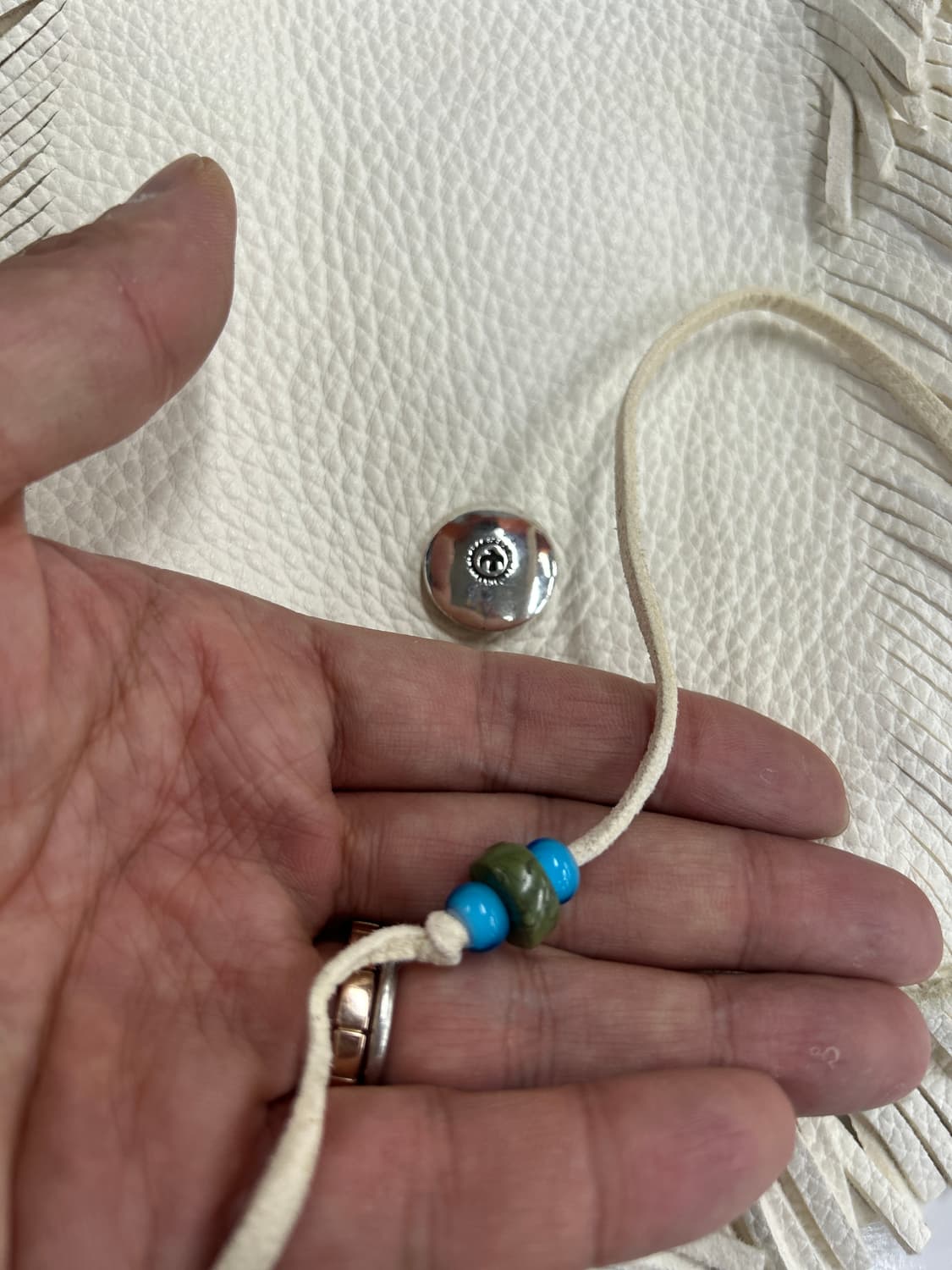 GOROS 올드고로스 디어스킨 프린지 화이트 콘초 메디슨백 상품이미지2