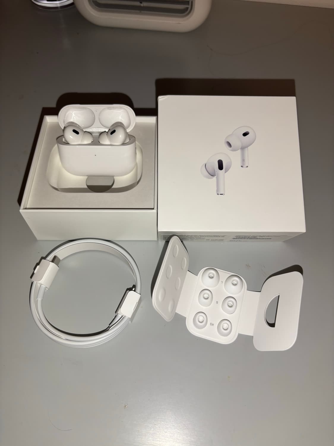 SSS급 상태 에어팟 프로 2세대 풀박스 (급처) 상품이미지1