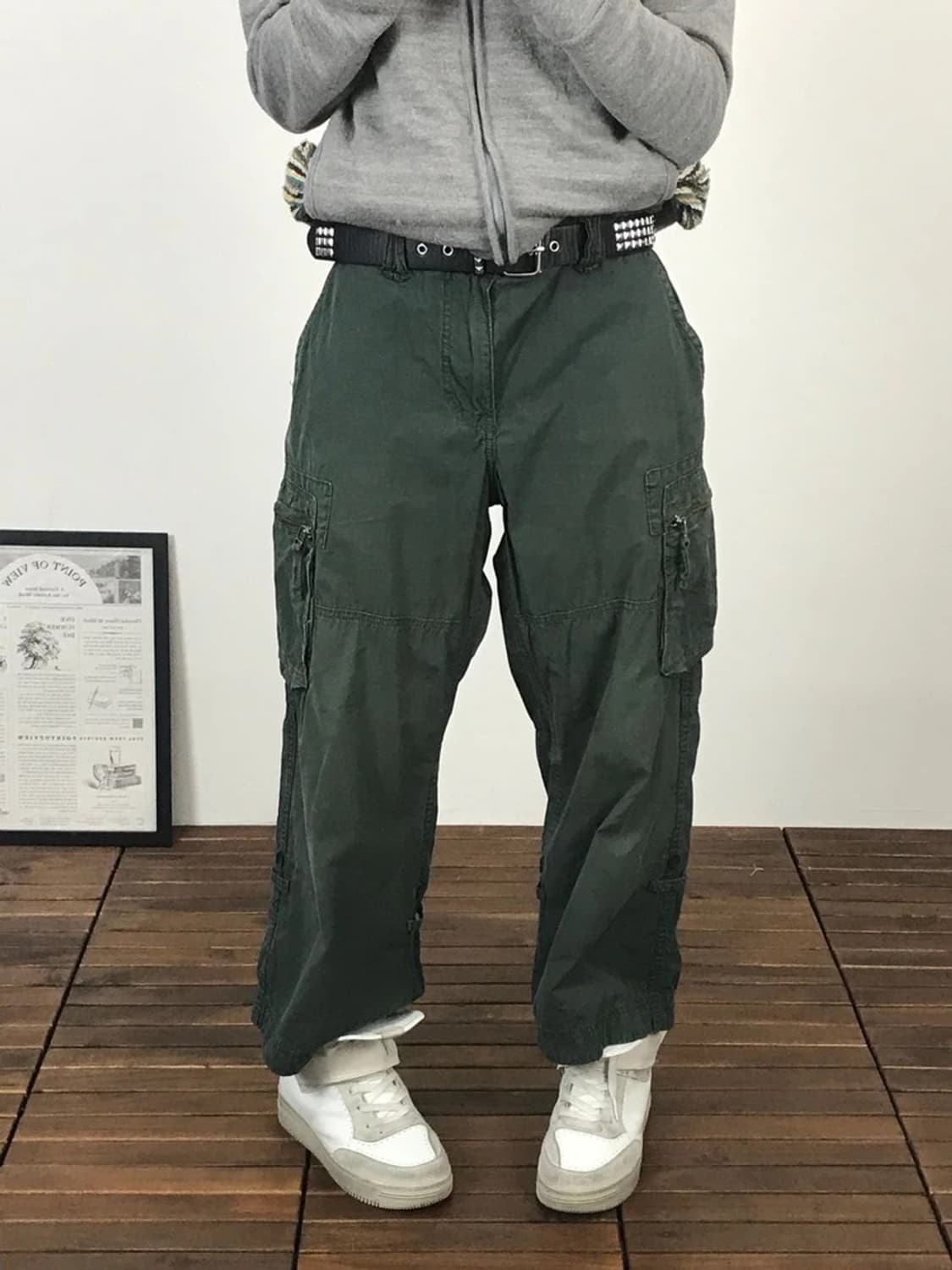 Uniqlo Olive Cropped Cargo Pants 상품이미지1