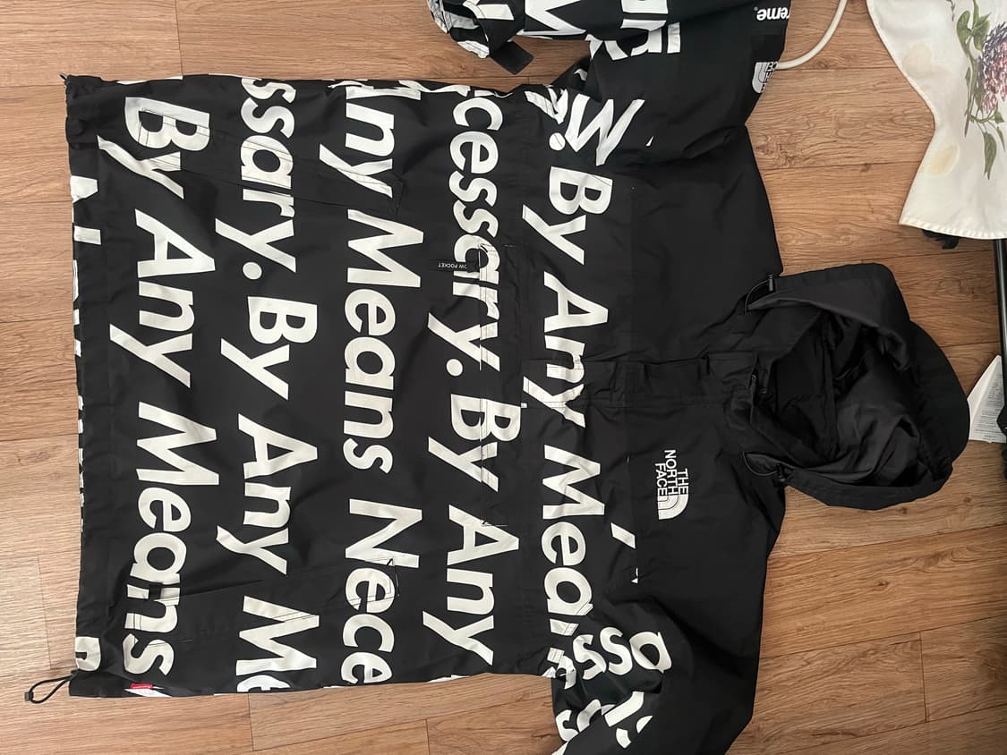 슈프림x노스페이스 레터링 바람막이 상품이미지4