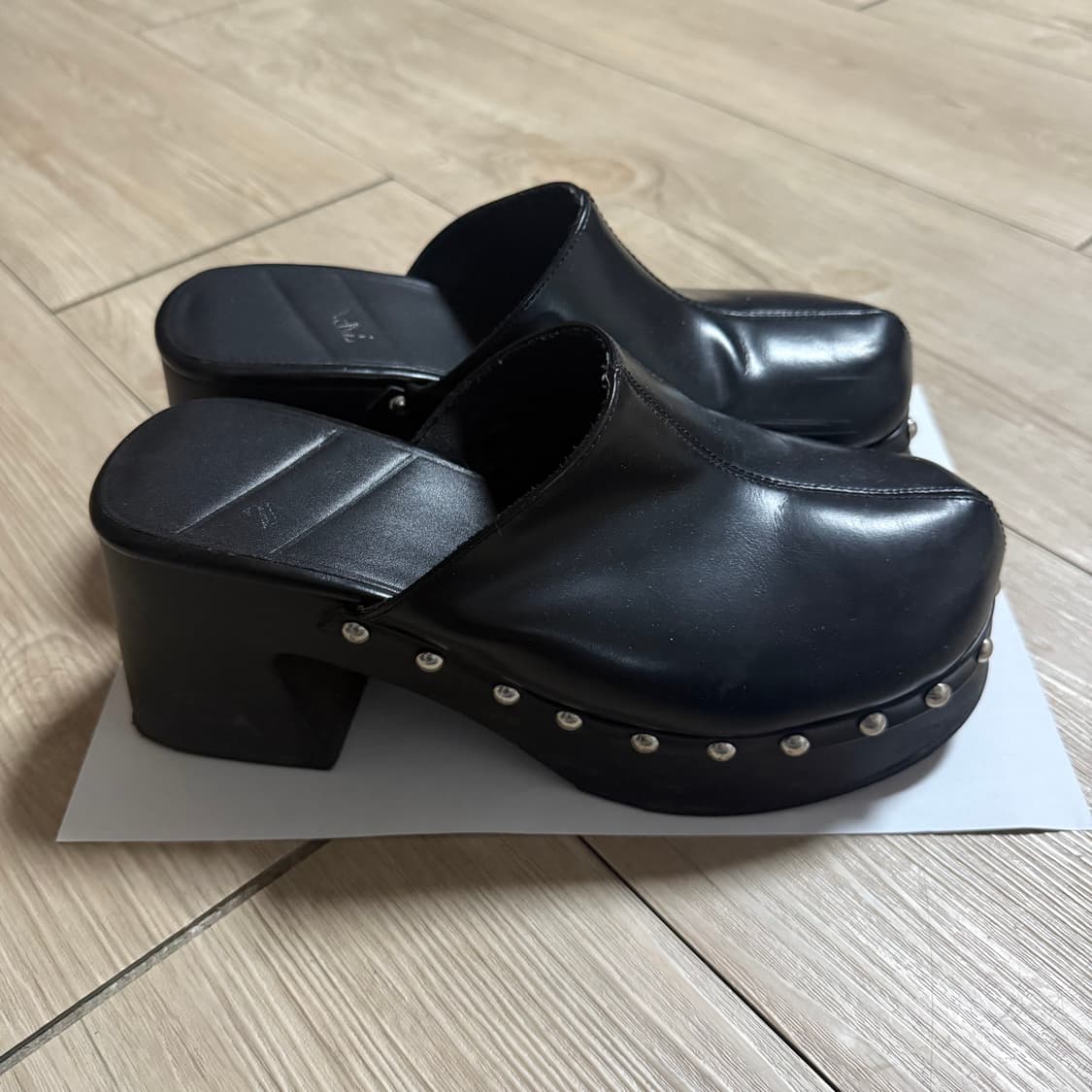 Zara 스터드 통굽 뮬 상품이미지2