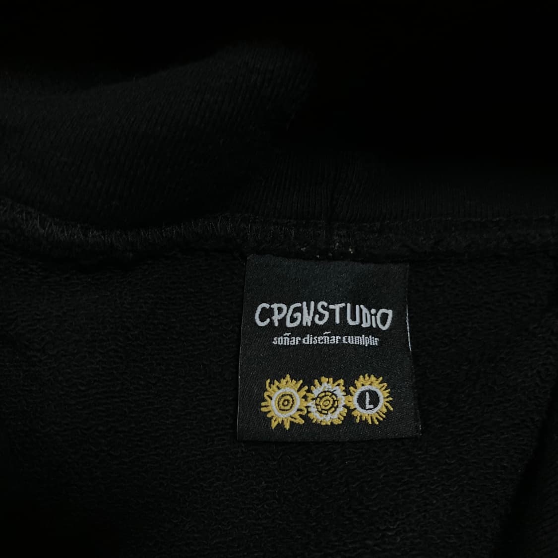 꼼파뇨 스튜디오 자수 로고 블랙 후드 집업 상품이미지4