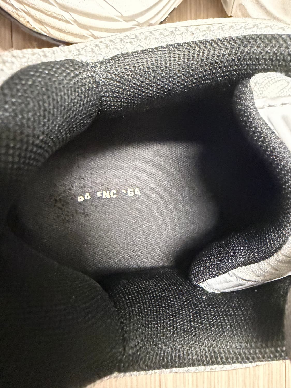 발렌시아가 10XL 스니커즈 화이트 그레이 실버 블랙 상품이미지5