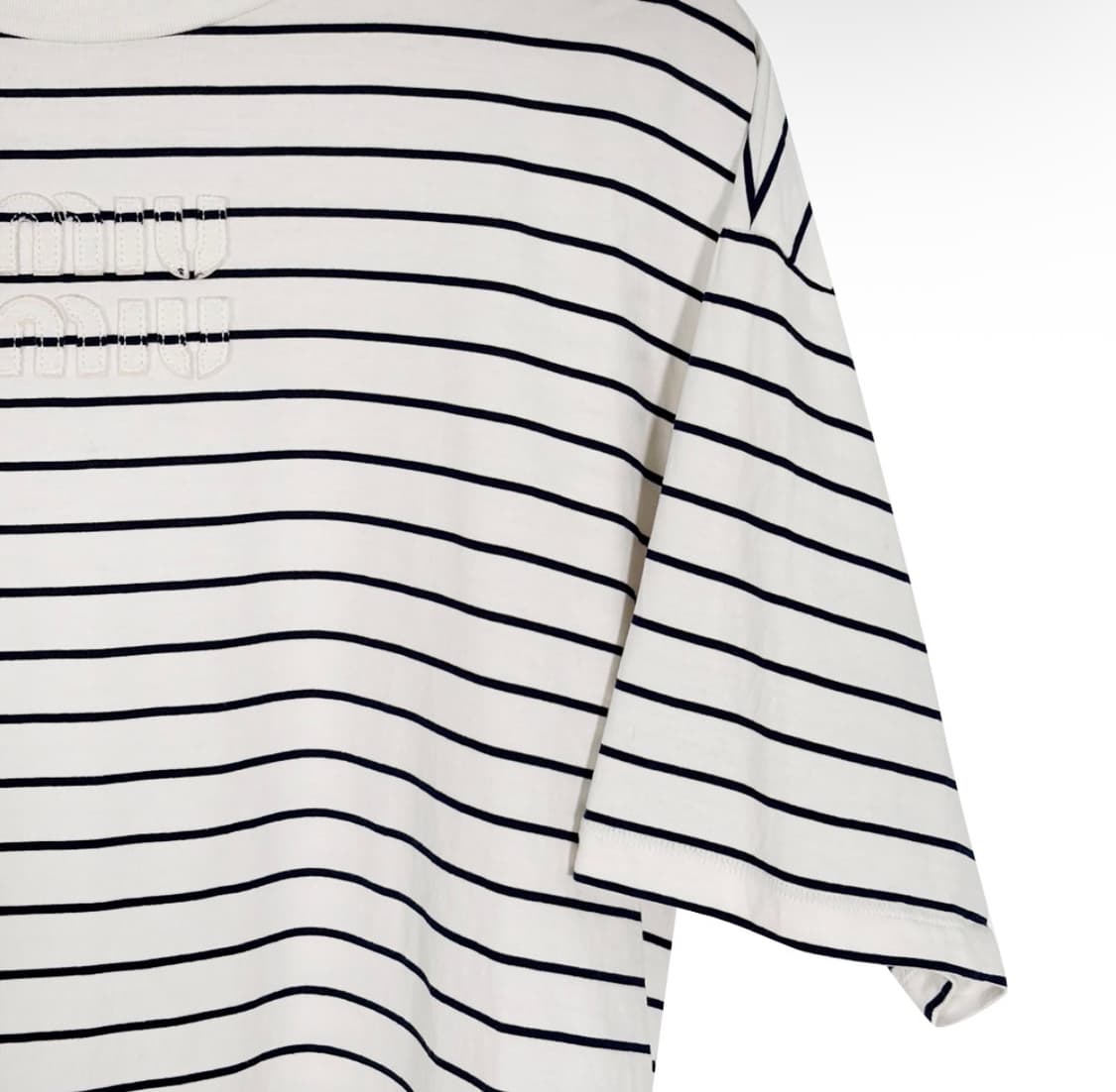 [M] 미우미우 여성 자수 로고 스트라이프 크롭 반팔 티셔츠 아이보리 상품이미지5