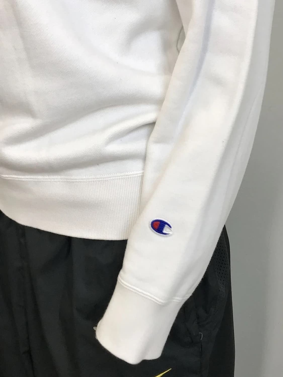 Champion Script Logo Sweatshirt White 상품이미지3