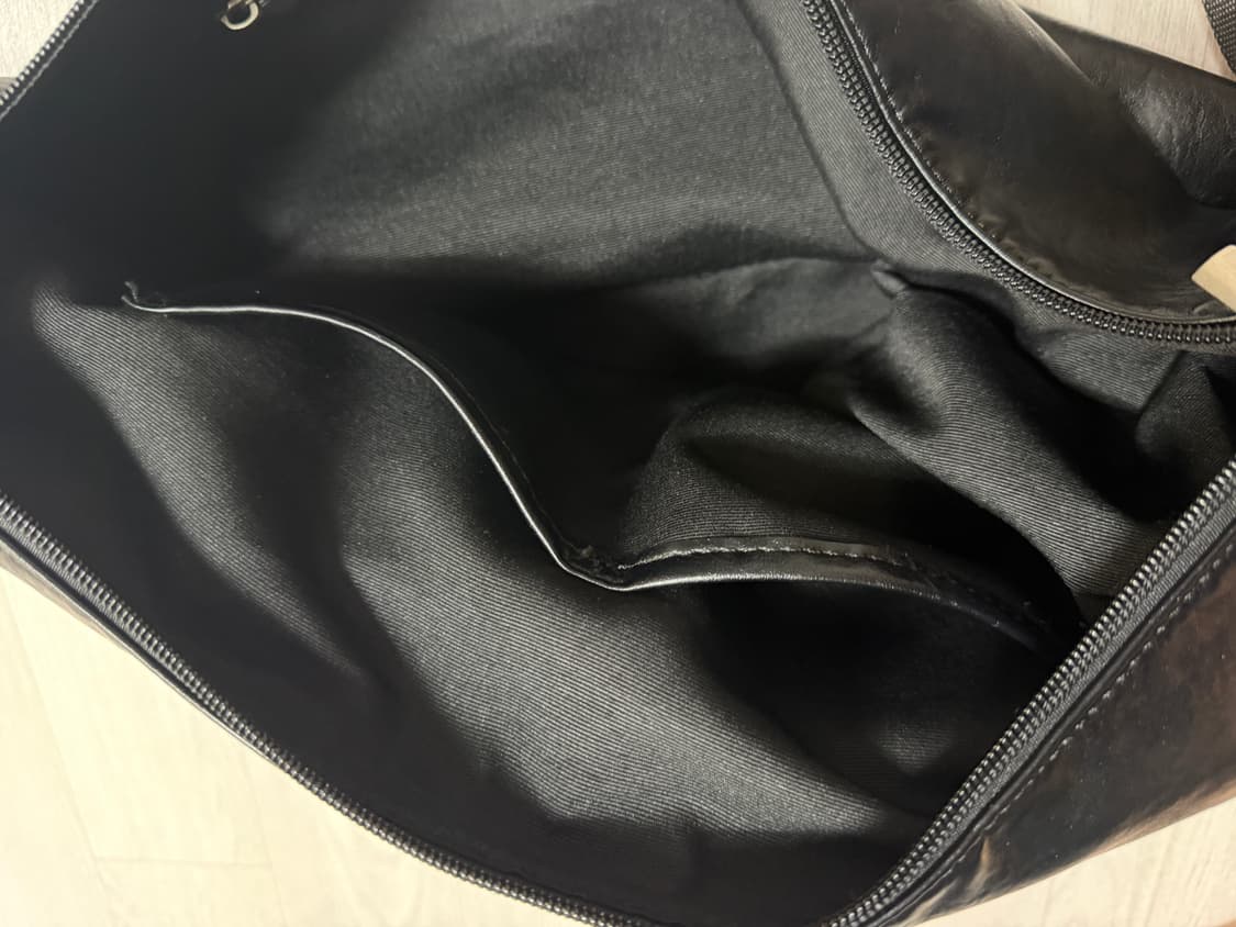 레더리 크랙드 크로스백 상품이미지3