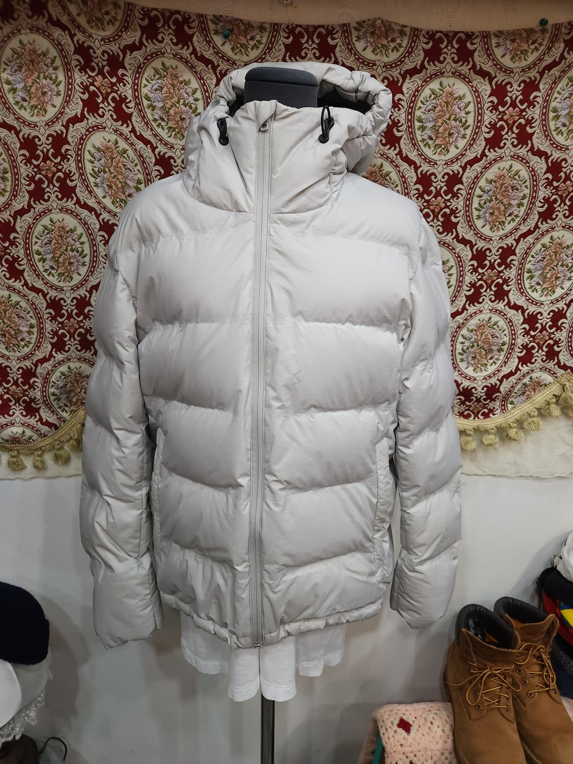 유니클로 심리스 오리털 후드 패딩

 상품이미지1