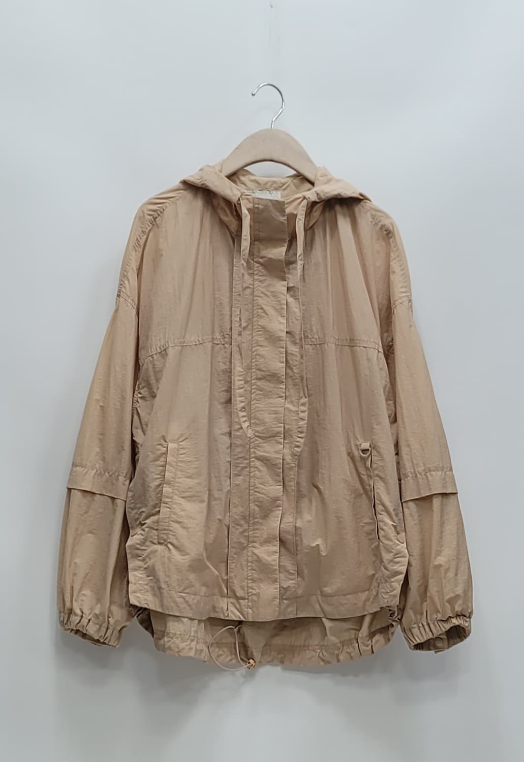써스데이아일랜드 20SS 루즈핏 후드 바람막이 점퍼 / 여 S 베이지 상품이미지1