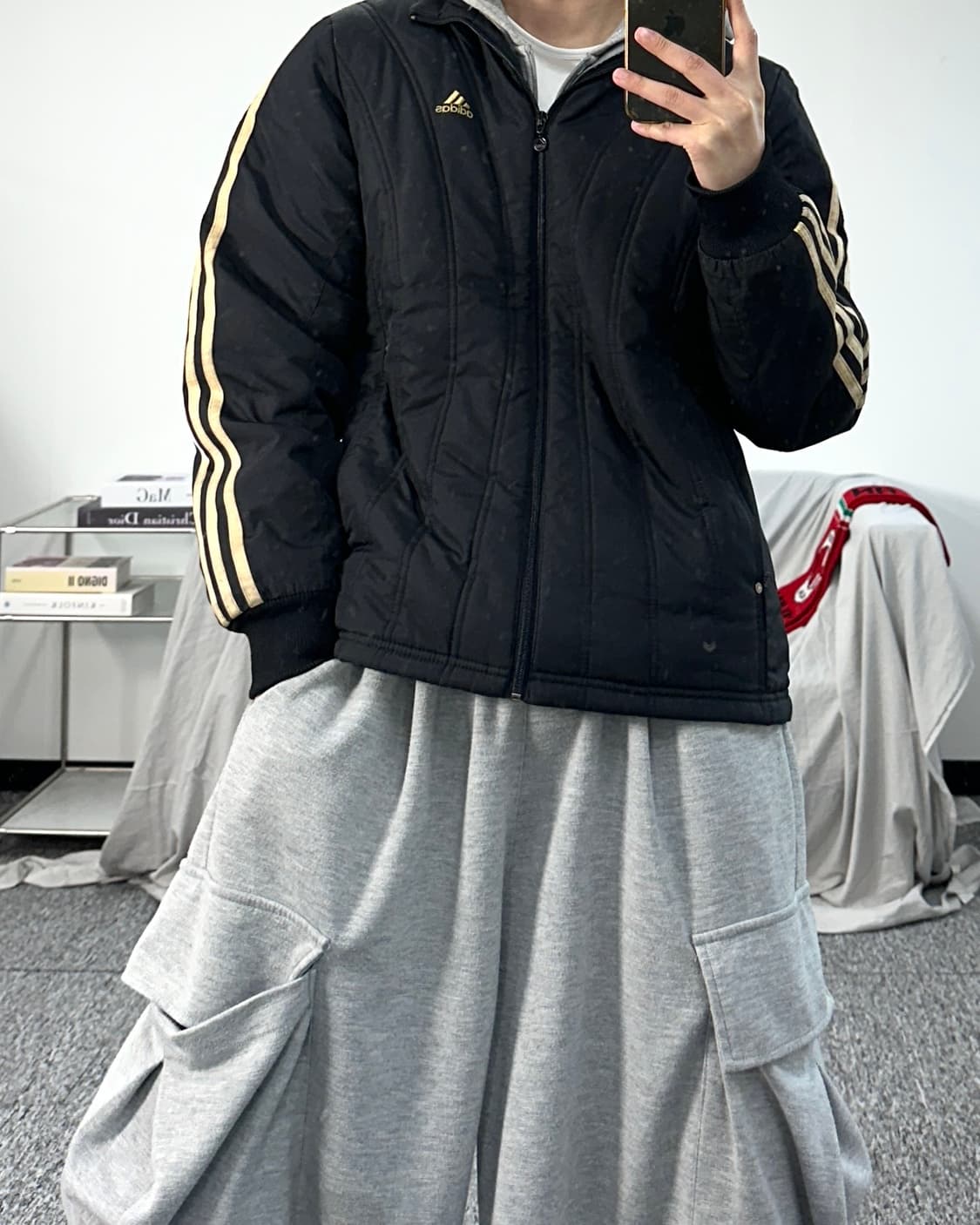 아디다스 블랙 골드 퀄팅 경량 자켓 L 상품이미지3