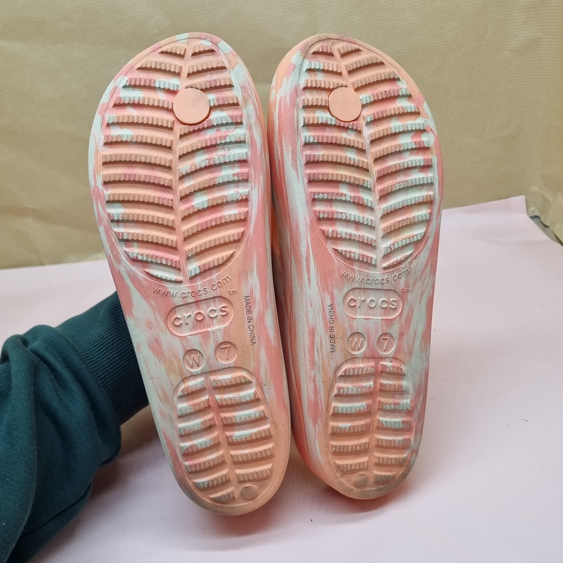 크록스 바야 플립 여성쪼리 240 상품이미지3