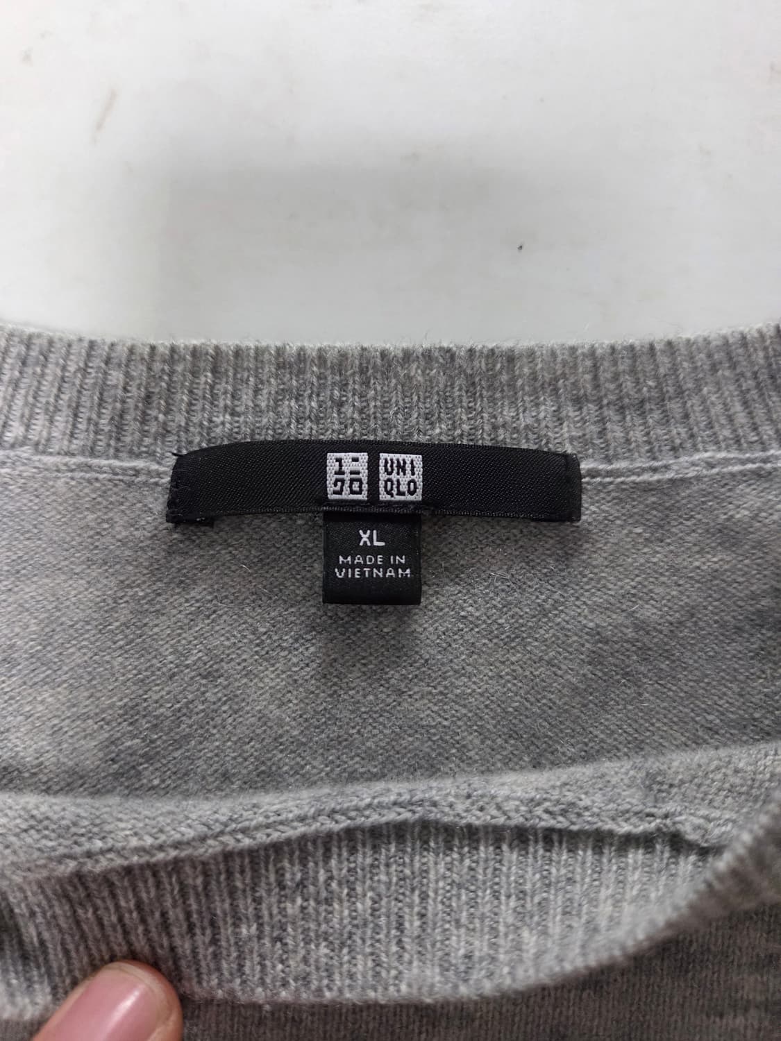 유니클로 캐시미어 크루넥 니트 그레이 상품이미지2