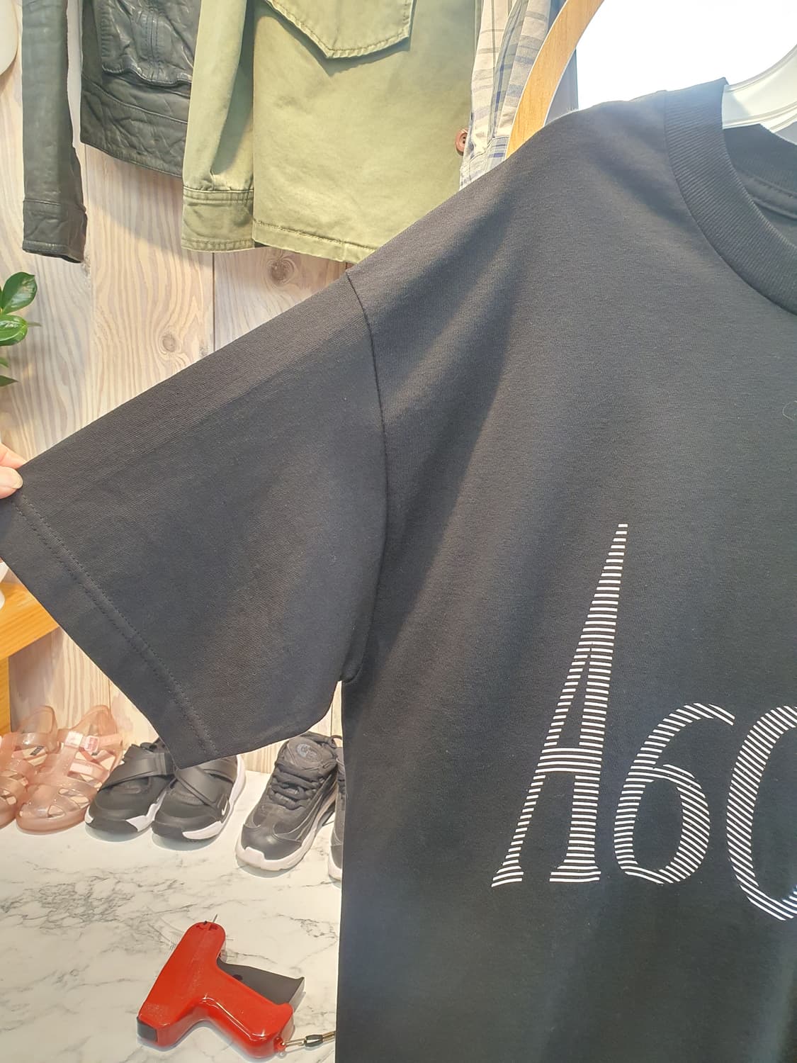 [L] 어보브(A6OVE) 후면 플래그 그래픽 반팔 티셔츠 (상태좋음) 상품이미지3