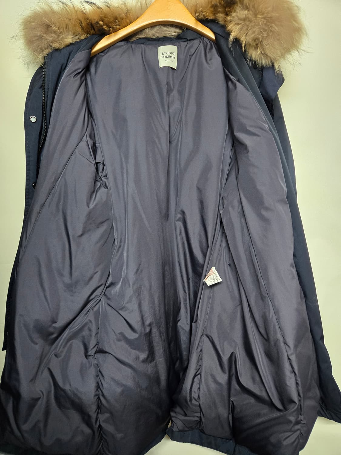 스튜디오 톰보이 여성 구스 네이비 롱 패딩 폭스 퍼 free 상품이미지3