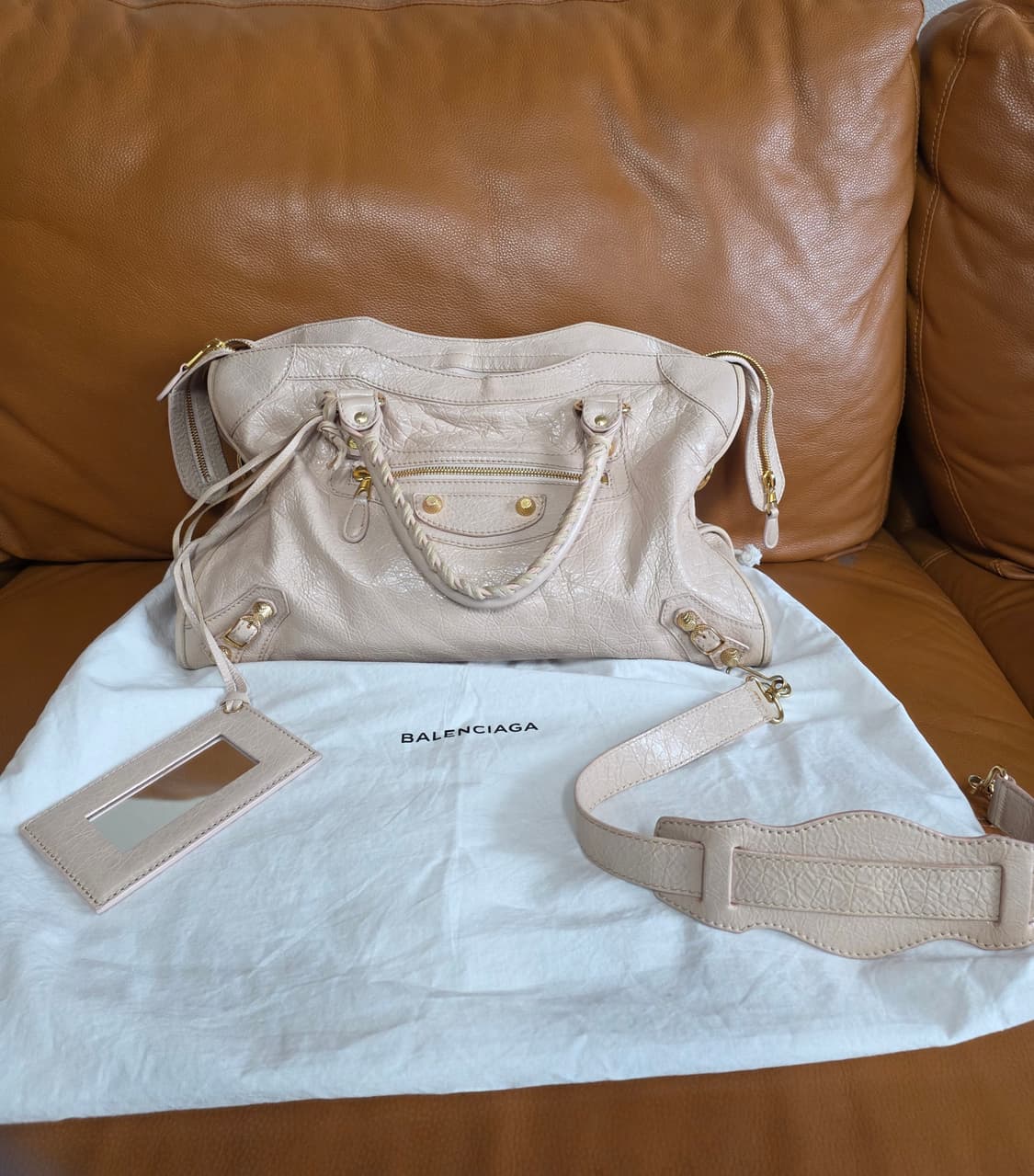 정품 발렌시아가 모터백 르시티 시티백 미듐 상품이미지1