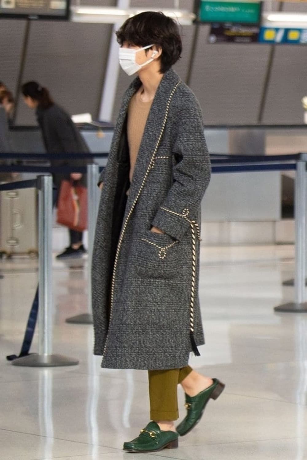 [BTS 뷔님 착용] 셀린느 19fw 로브 숄카라 코트 상품이미지3