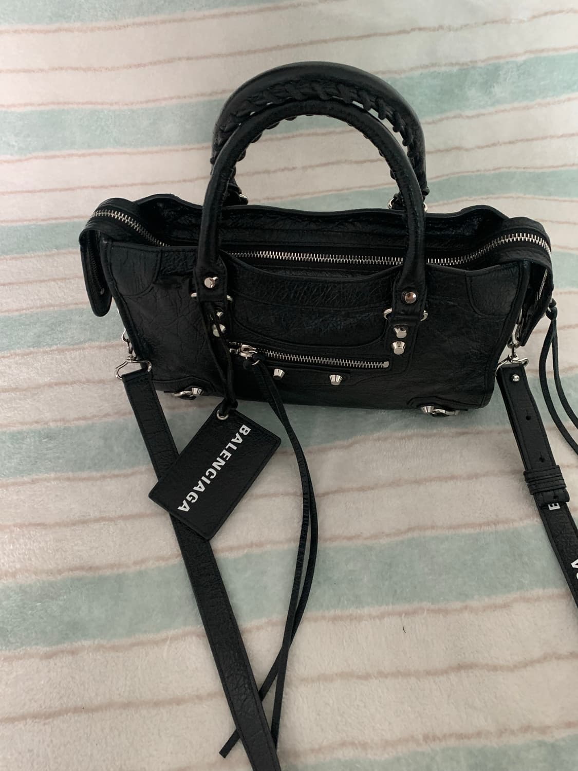 발렌시아가 스몰 모터백 시티백 레터링 블랙 은장 상품이미지3