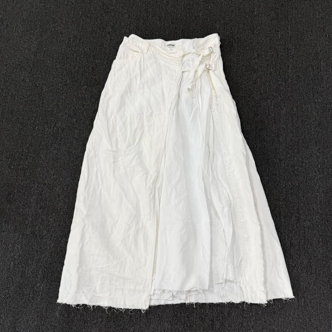 THEILMA 더일마 화이트 랩 롱스커트 상품이미지1