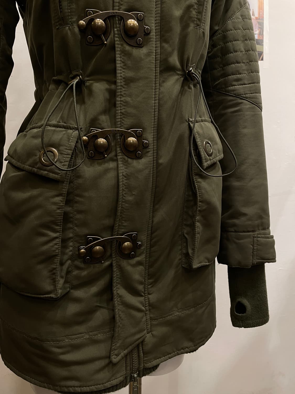 sly 슬라이 밀리터리 버클 워머 퍼 후드 카키 파카 y2k 갸루 상품이미지3