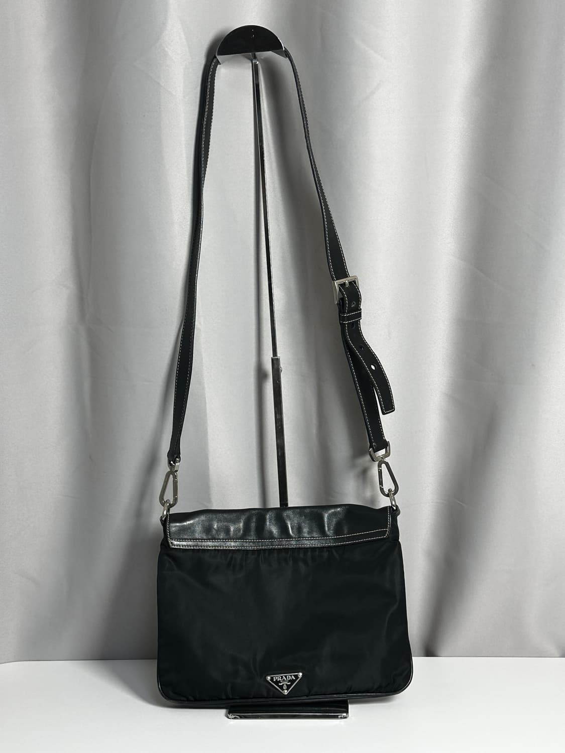 프라다 블랙 나일론 & 레더 크로스백 상품이미지2