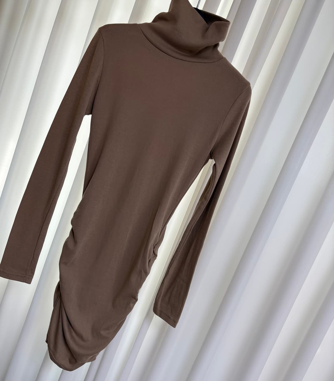 기모 폴라 셔링 원피스 베이지 상품이미지3