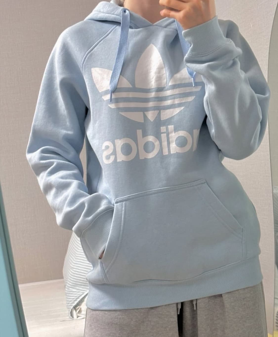 아디다스 시나모롤 하늘색 후드티 상품이미지1