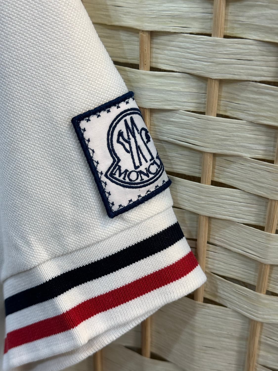 95 정품 몽클레어 감마블루 반팔 팝니다 상품이미지3