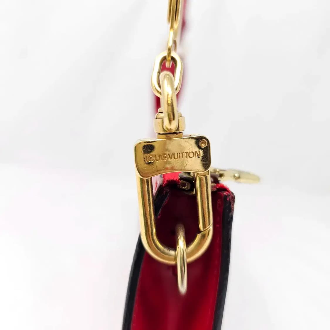 루이비통 에삐 포쉐트 악세수아 파우치 레드 상품이미지3