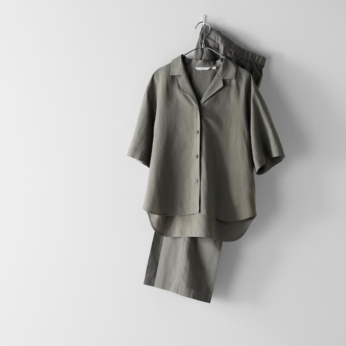 UNIQLO 리넨 블렌드 오픈 카라 셔츠 상품이미지2