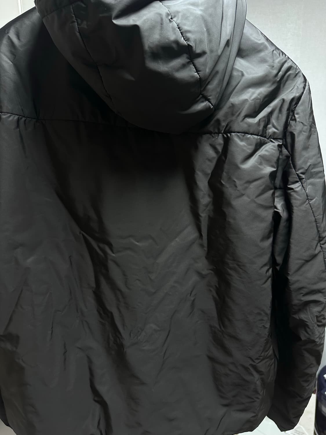 프라다 리나일론 패딩 팝니다!!! 상품이미지3