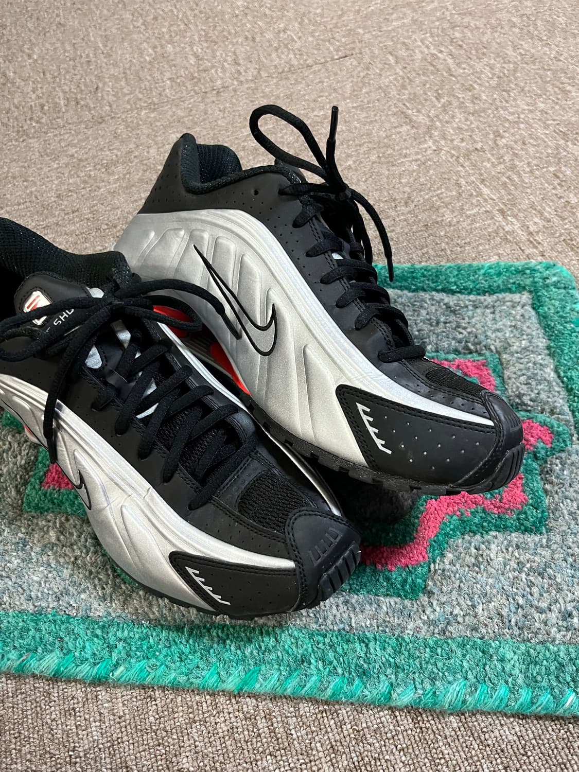 나이키 샥스 R4 운동화 사이즈 280 상품이미지4