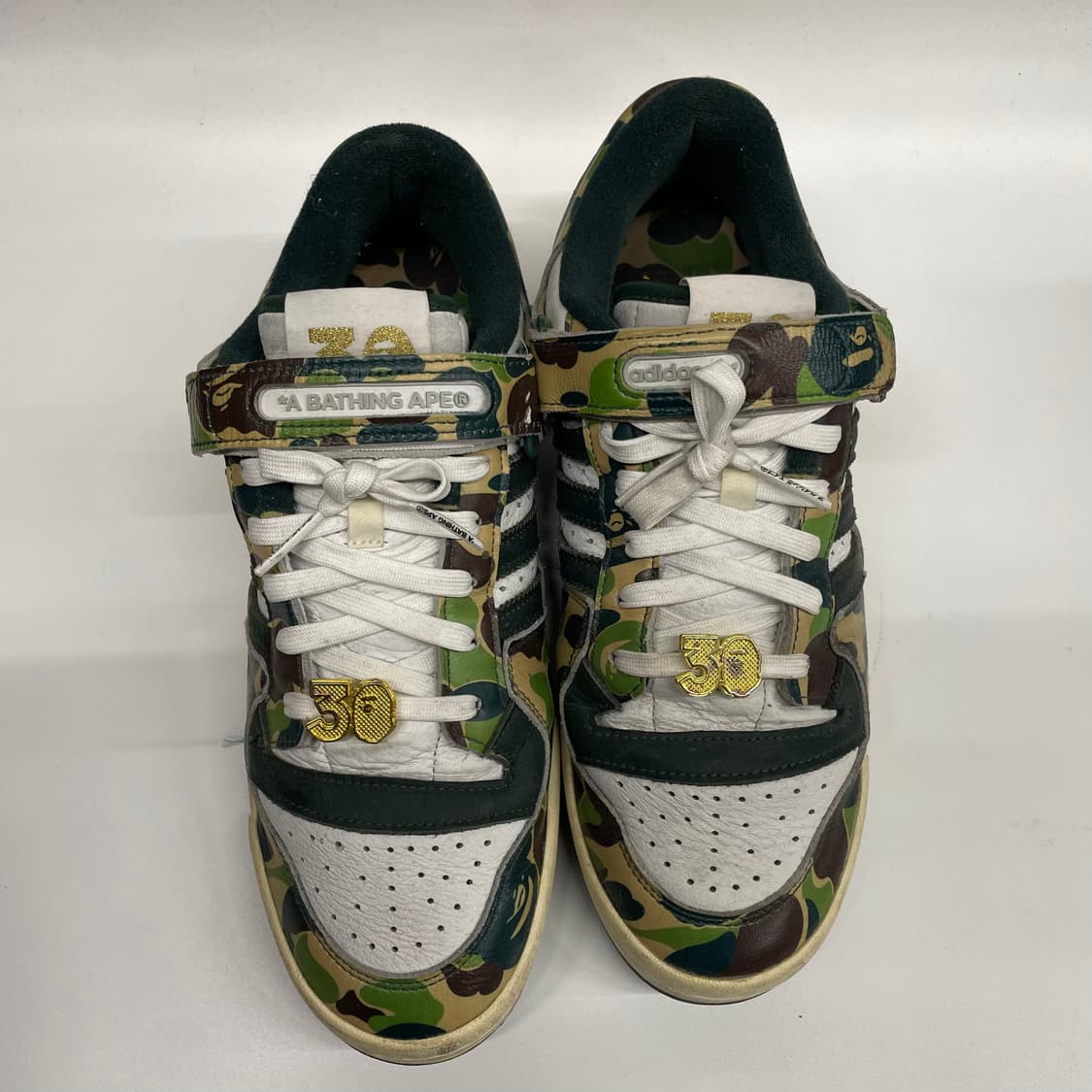 베이프 x 아디다스 포럼 84로우 상품이미지3