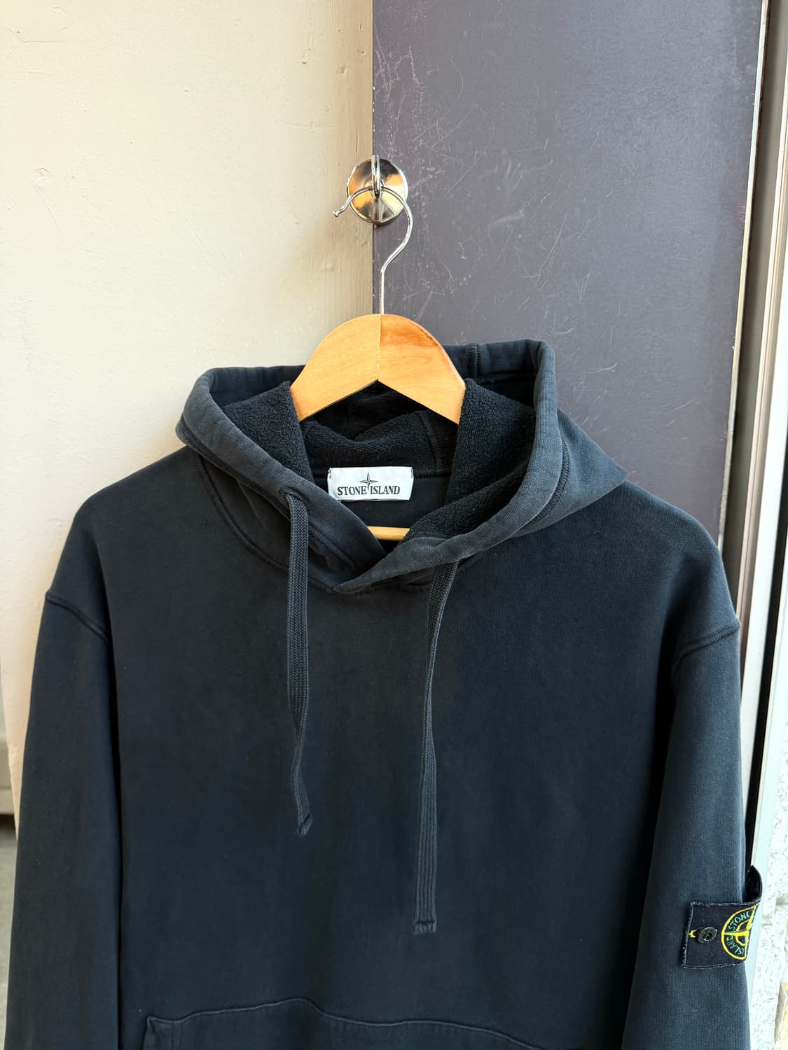 .XXL/ 스톤아일랜드 네츄럴 워싱 에센셜 기모 후드티 상품이미지4