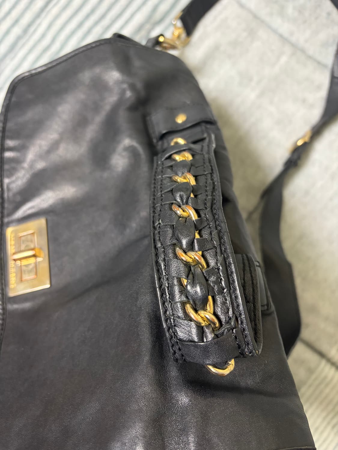 아르마니 레더 양가죽 크로스백 상품이미지3