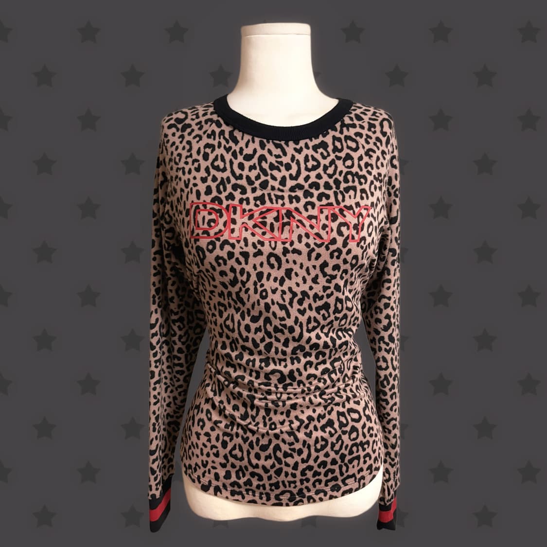 오네갸루 디케이엔와이 브랜드 레오파드 포인트 아방 딱붙 슬리브 긴팔티 상품이미지1