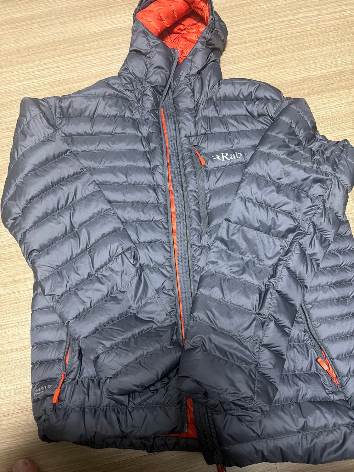 랩 마이크로라이트 알파인 경량패딩  판매 합니다 상품이미지1