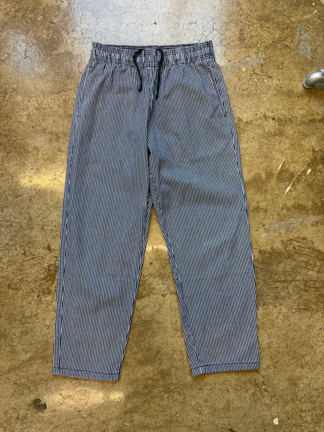 gu 히코리 테이퍼드 밴딩 팬츠 상품이미지2