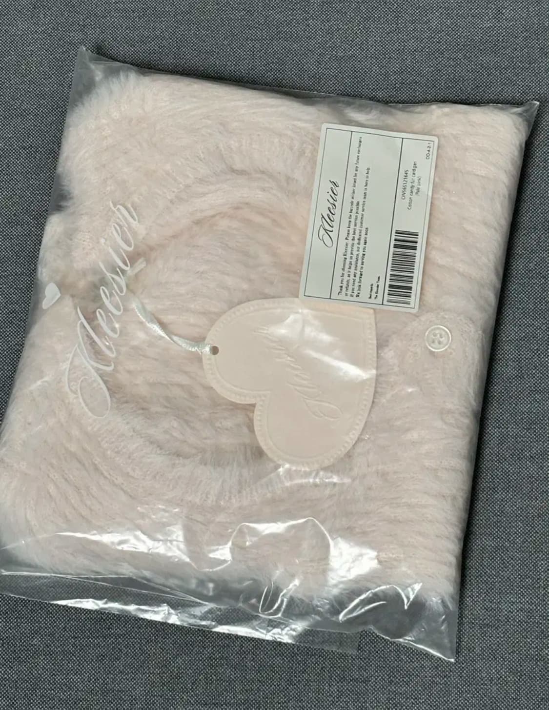 클리시어 cotton candy fur cardigan 코튼캔디퍼가디건 상품이미지3